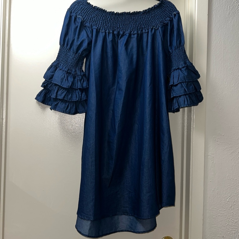 Denim Off shoulder, DRESS… NEW w/tags!🔥🔥🔥 Stunning! stretchy! Flowy! Light!